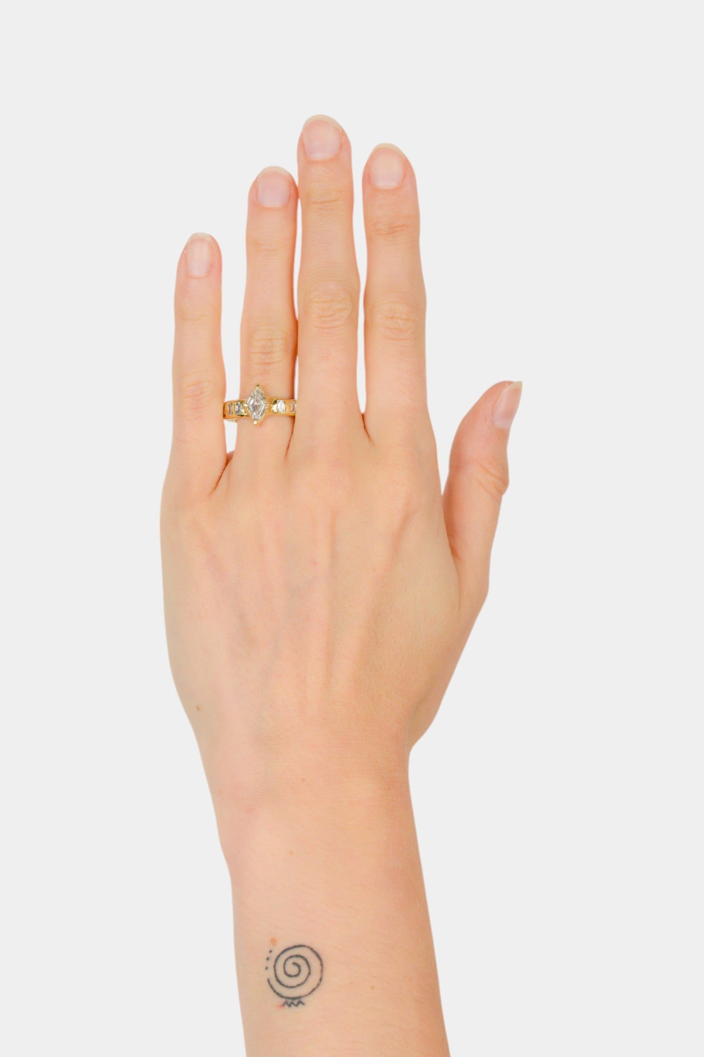 Rhombus Ring