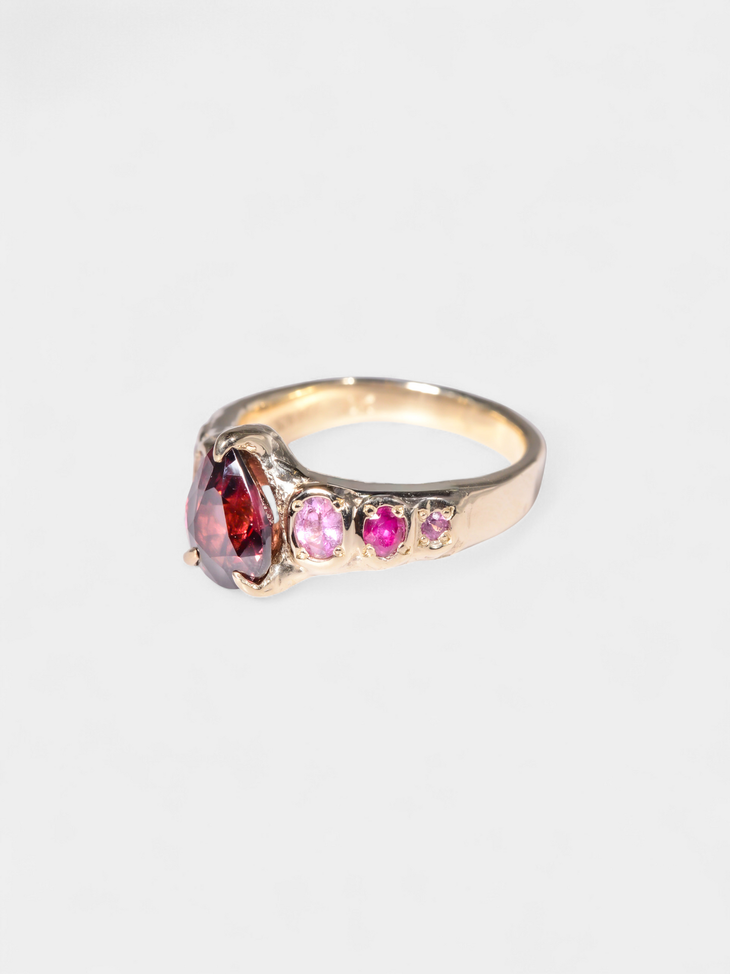 Madame Ring