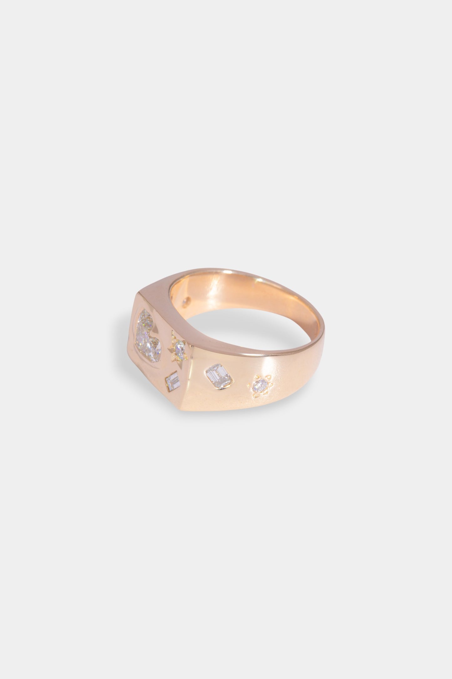 Amorini Signet Ring