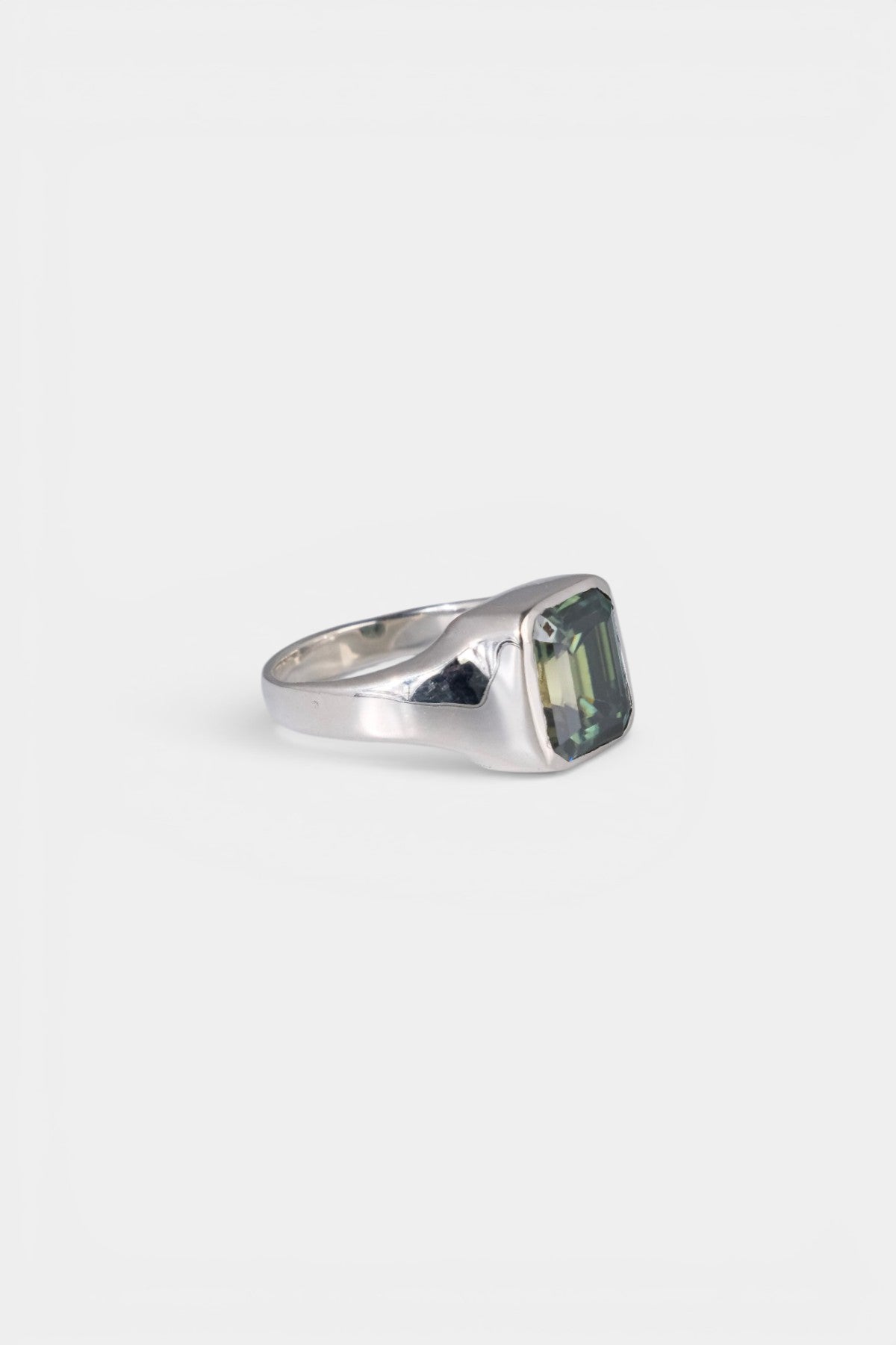 Stock Signet Ring