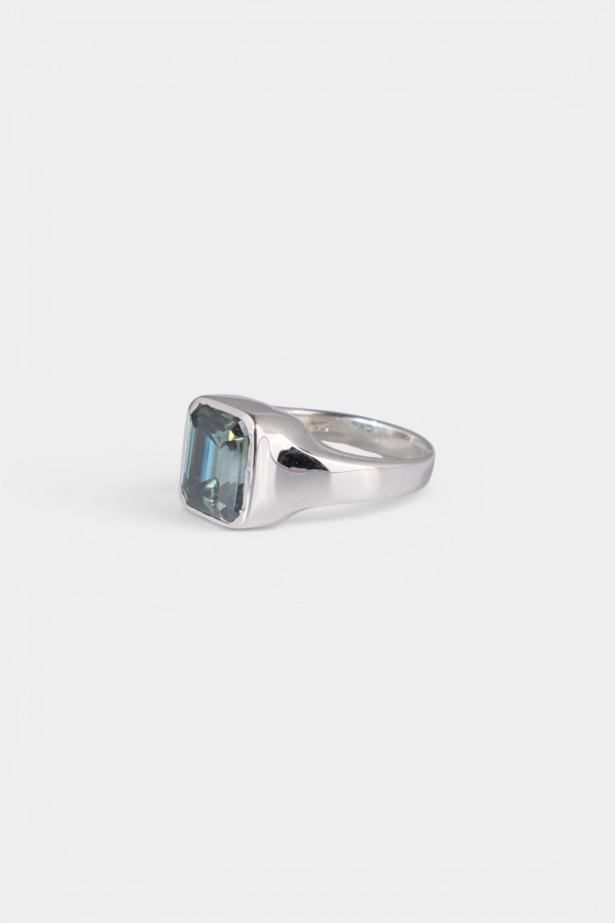 Stock Signet Ring