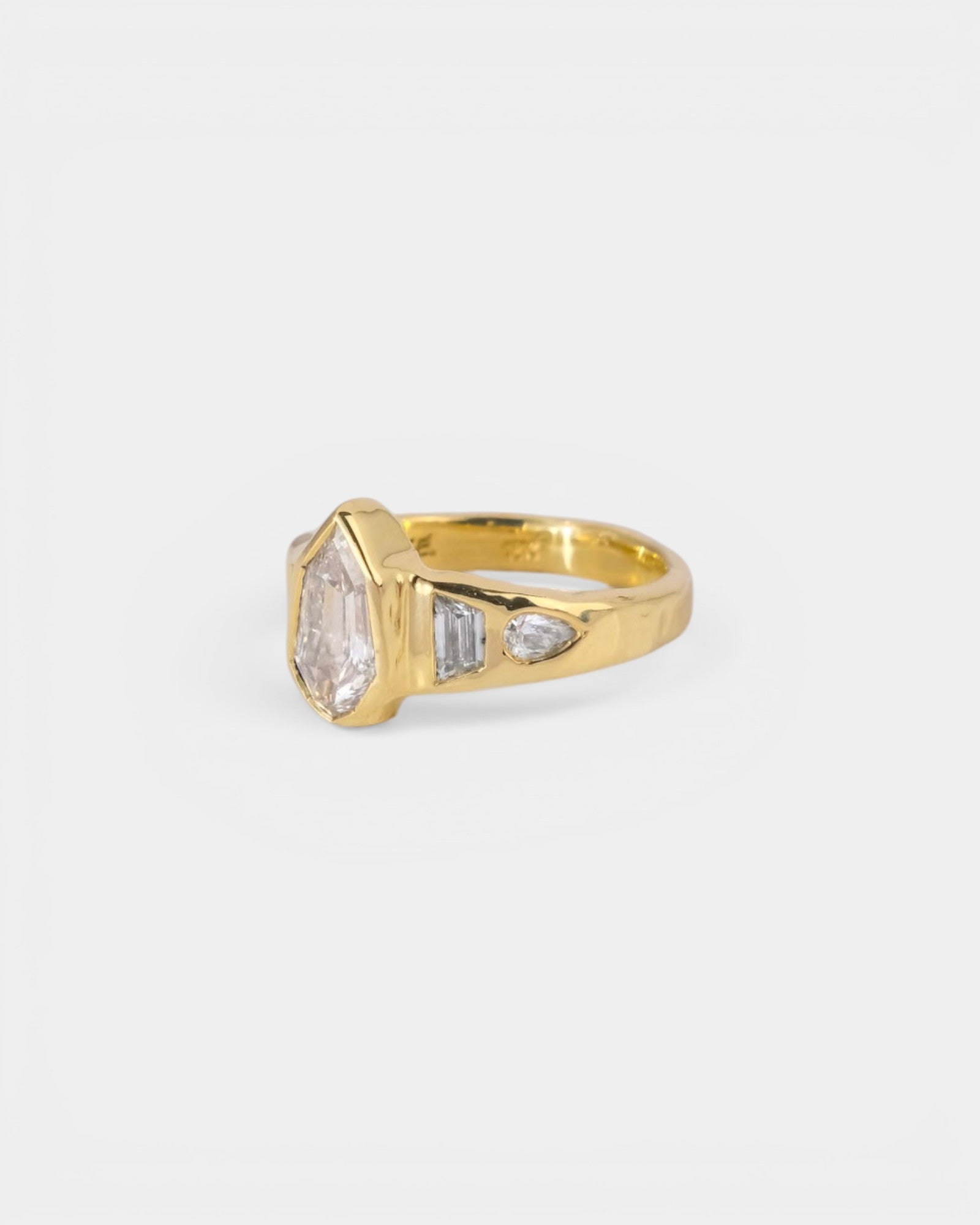 Queen o'Diamonds Ring