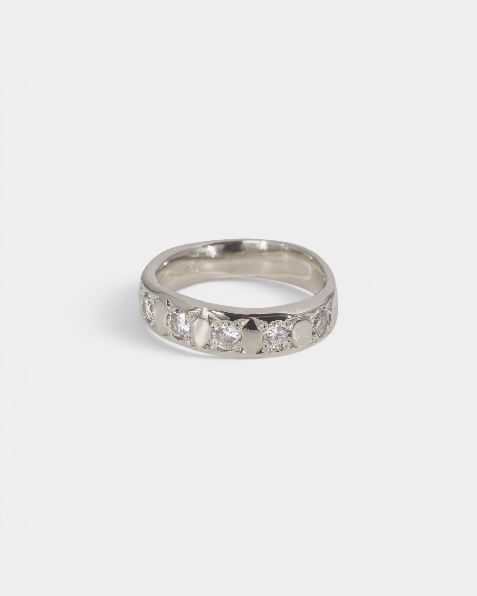 Aisle-land Getaway Ring