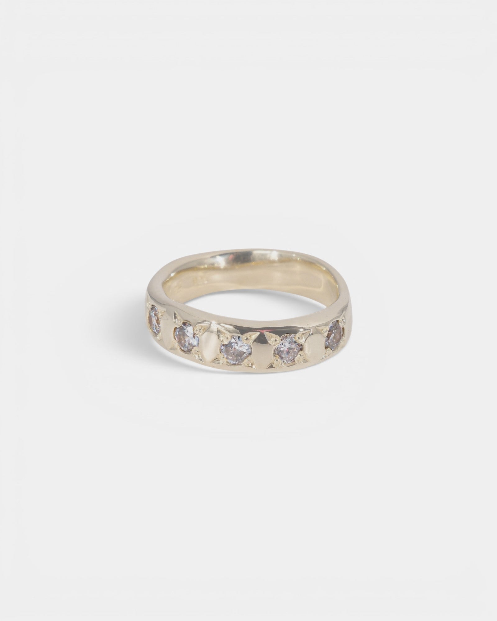 Aisle-land Getaway Ring