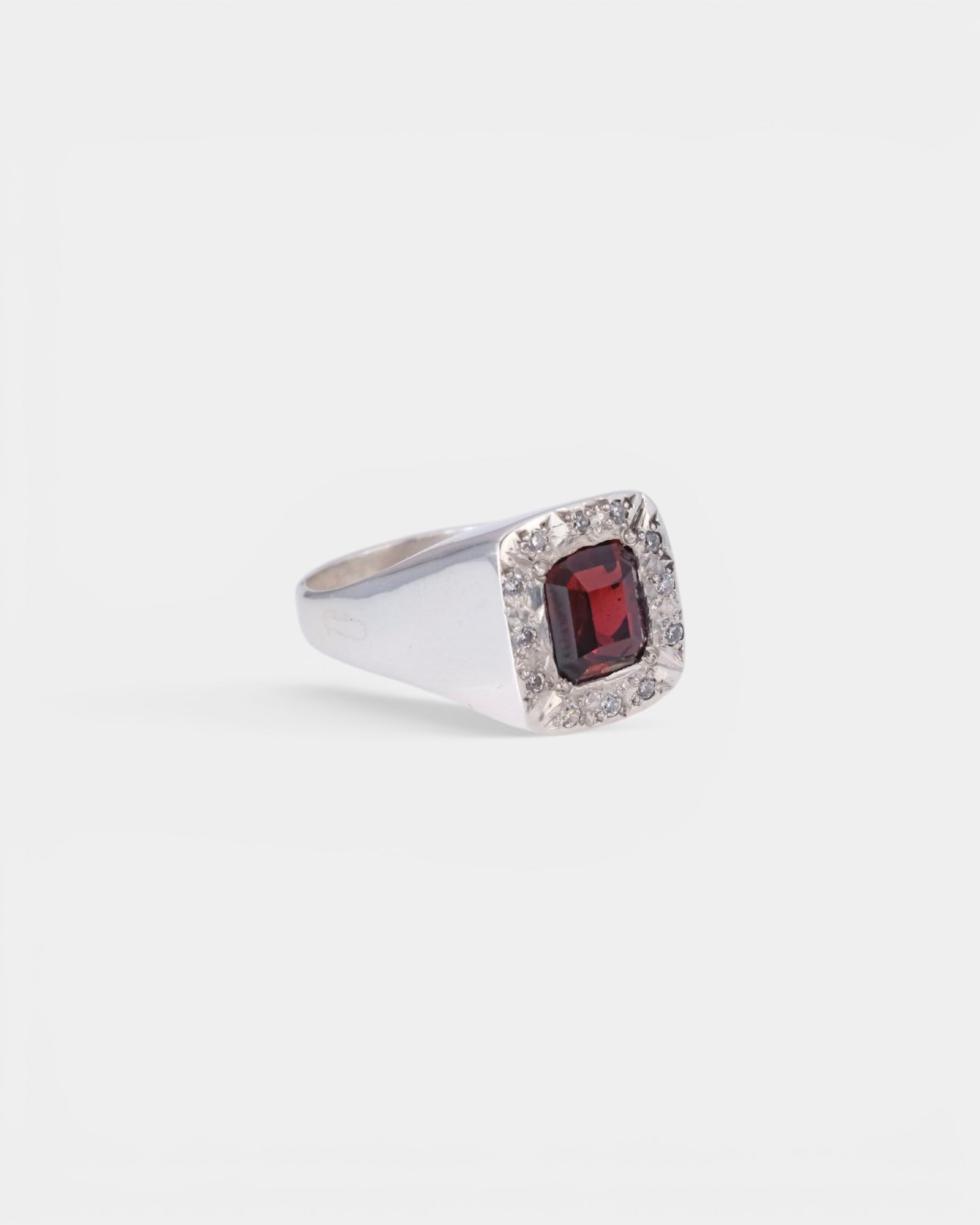 Corazon Signet Ring