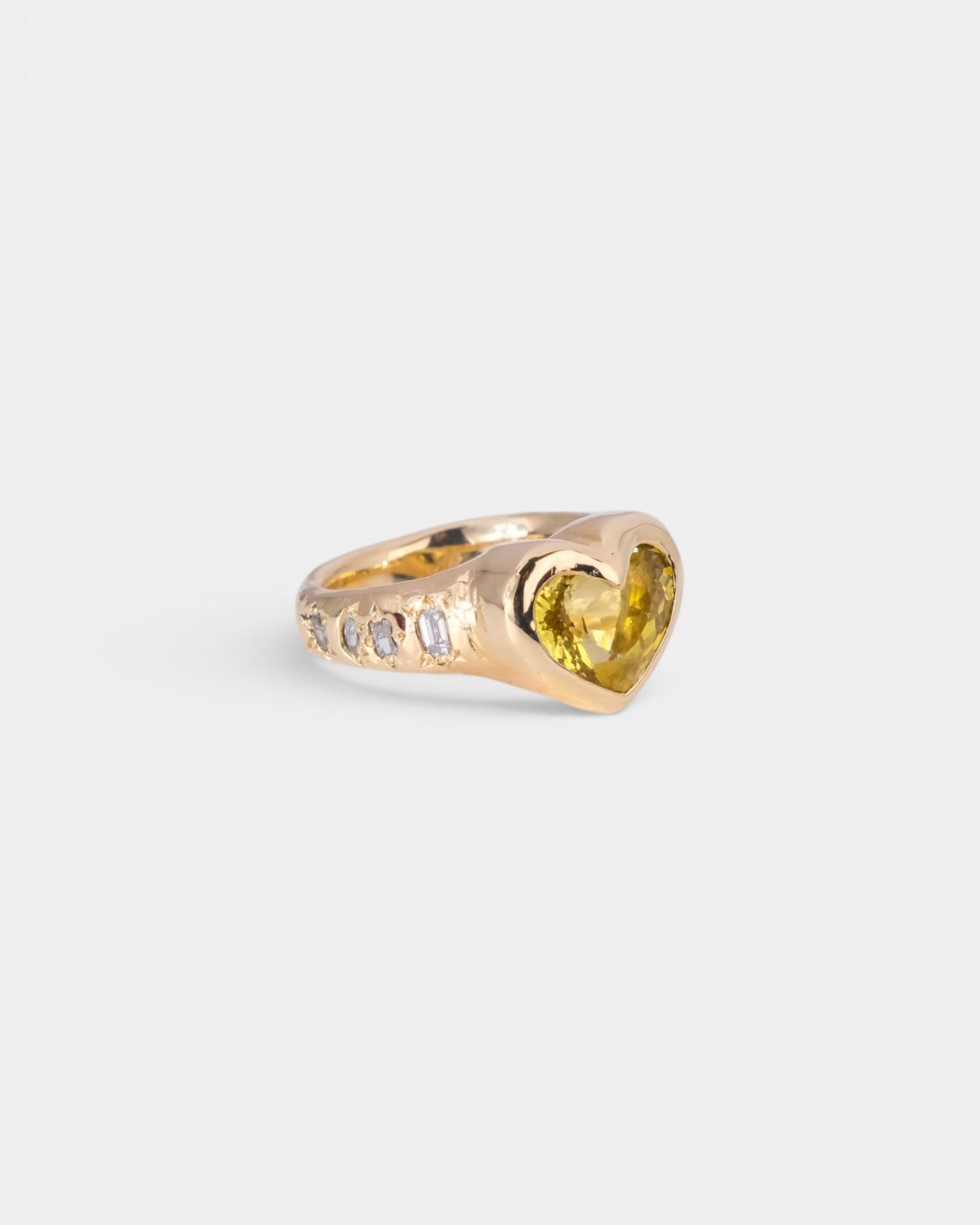 Vireo Heart Ring