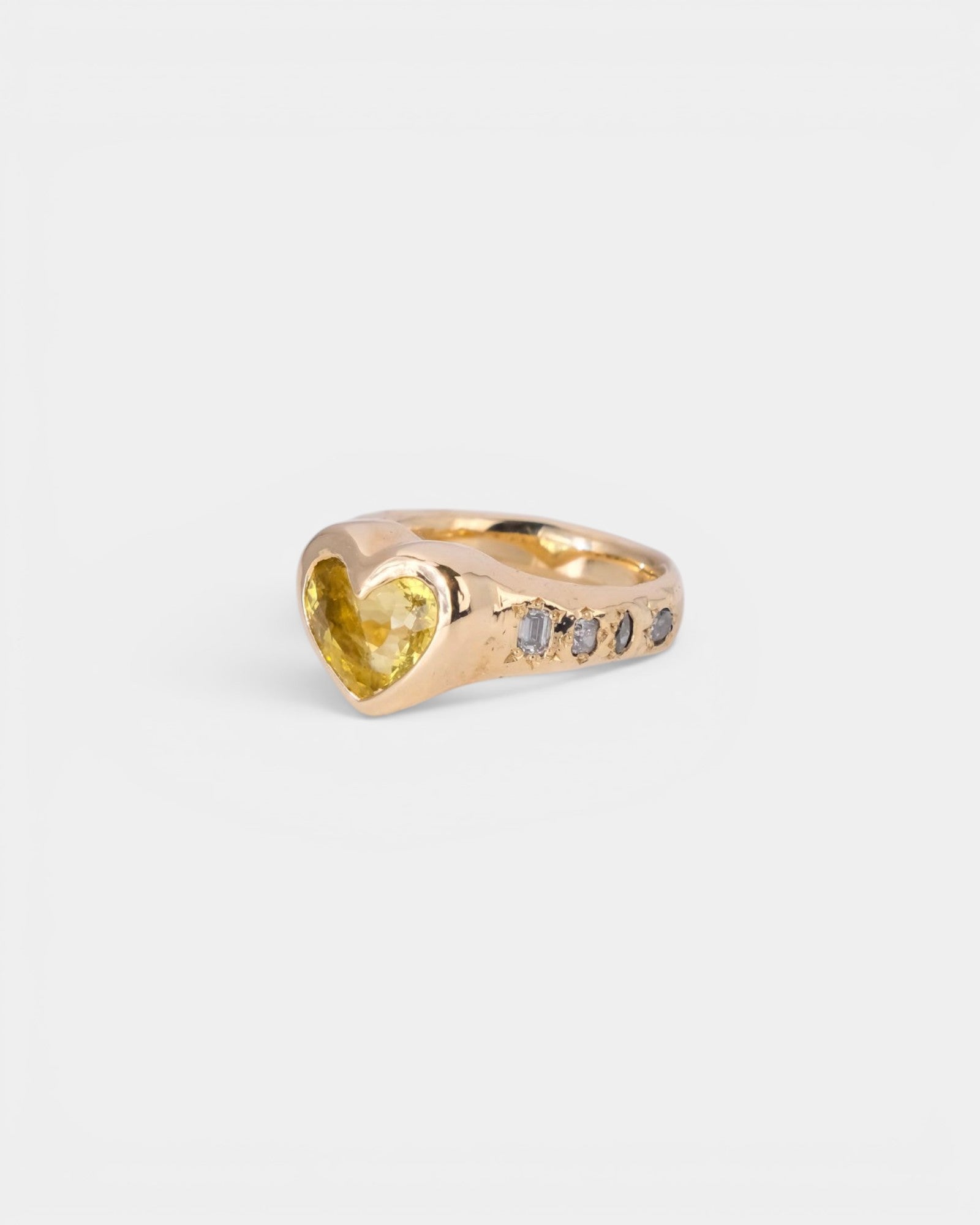 Vireo Heart Ring