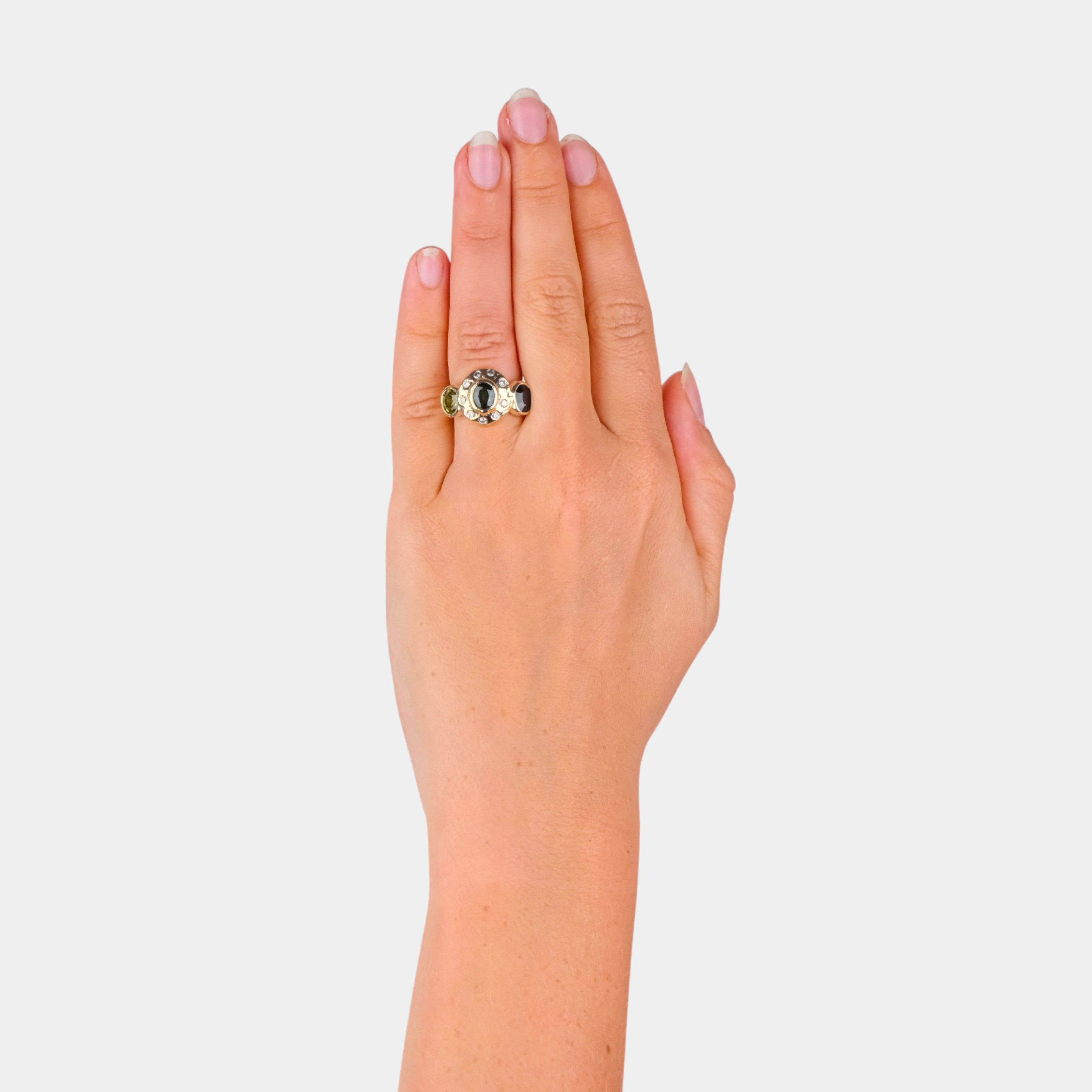 World On Wheels Ring